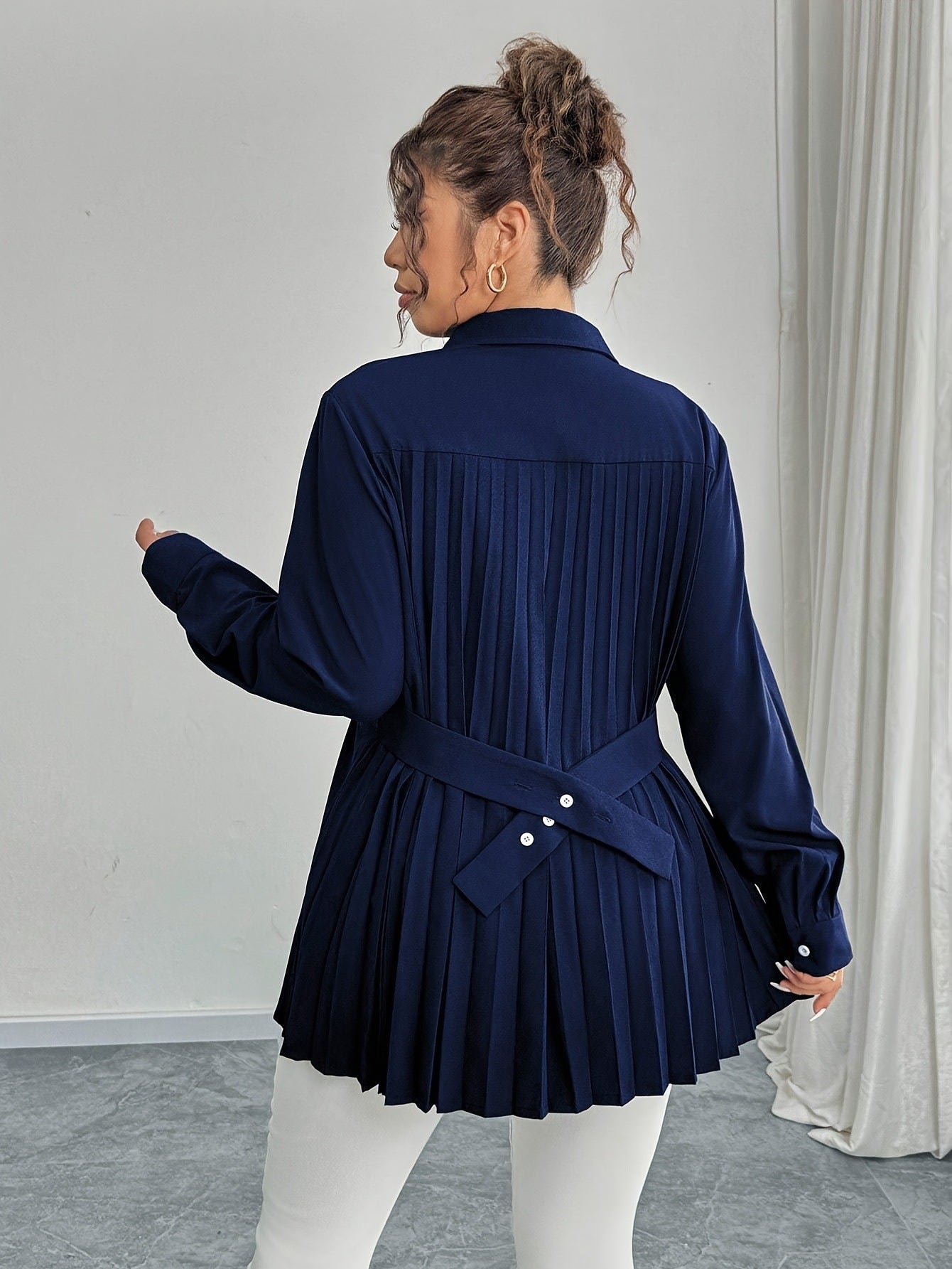 Chemise élégante et décontractée, couleur unie, avec plis à la taille