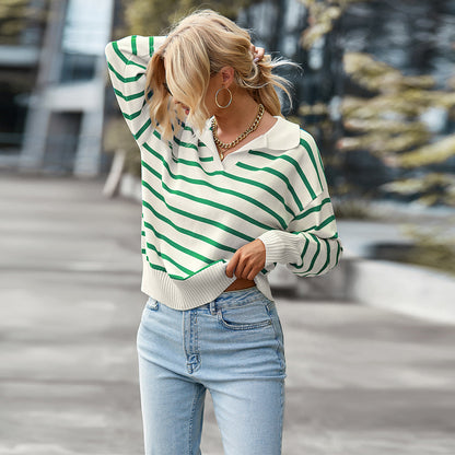 pull rayé marin col V