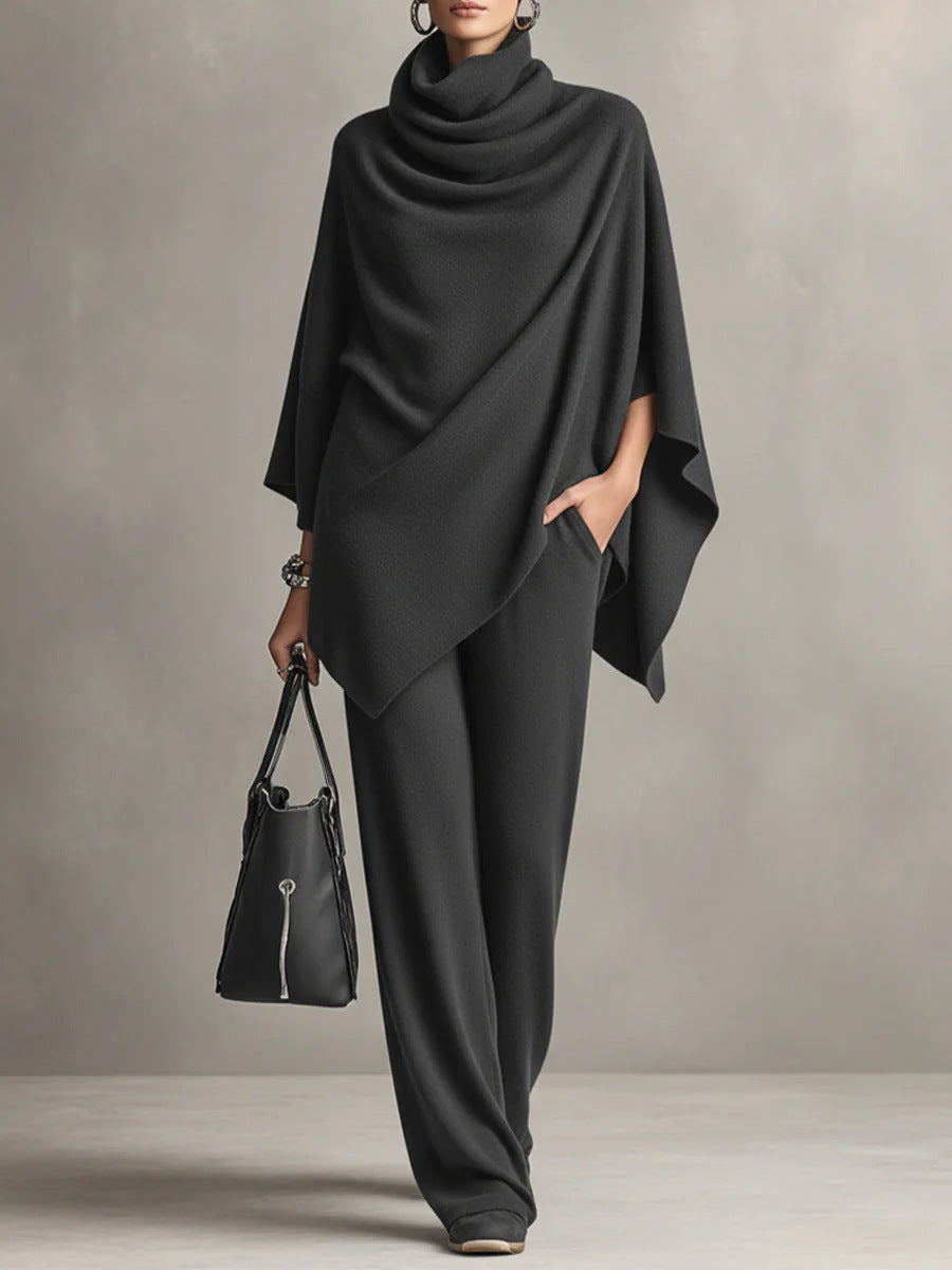 Ensemble deux pièces  d'un haut cape et d'un pantalon large
