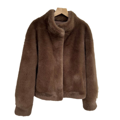 Manteau court en fourrure synthétique