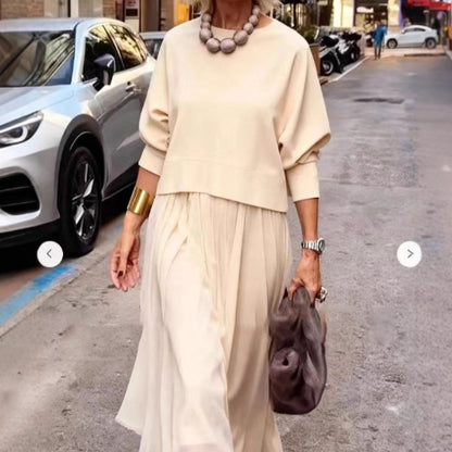 Ensemble composé d'un col rond en tricot uni et d'une robe longue