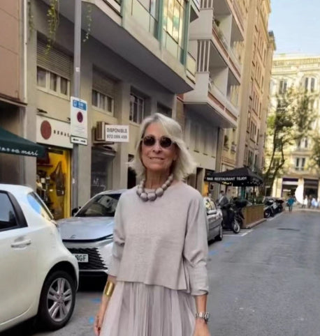 Ensemble composé d'un col rond en tricot uni et d'une robe longue