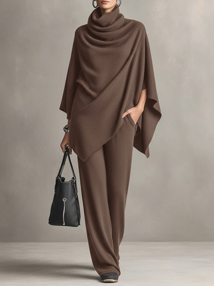 Ensemble deux pièces  d'un haut cape et d'un pantalon large