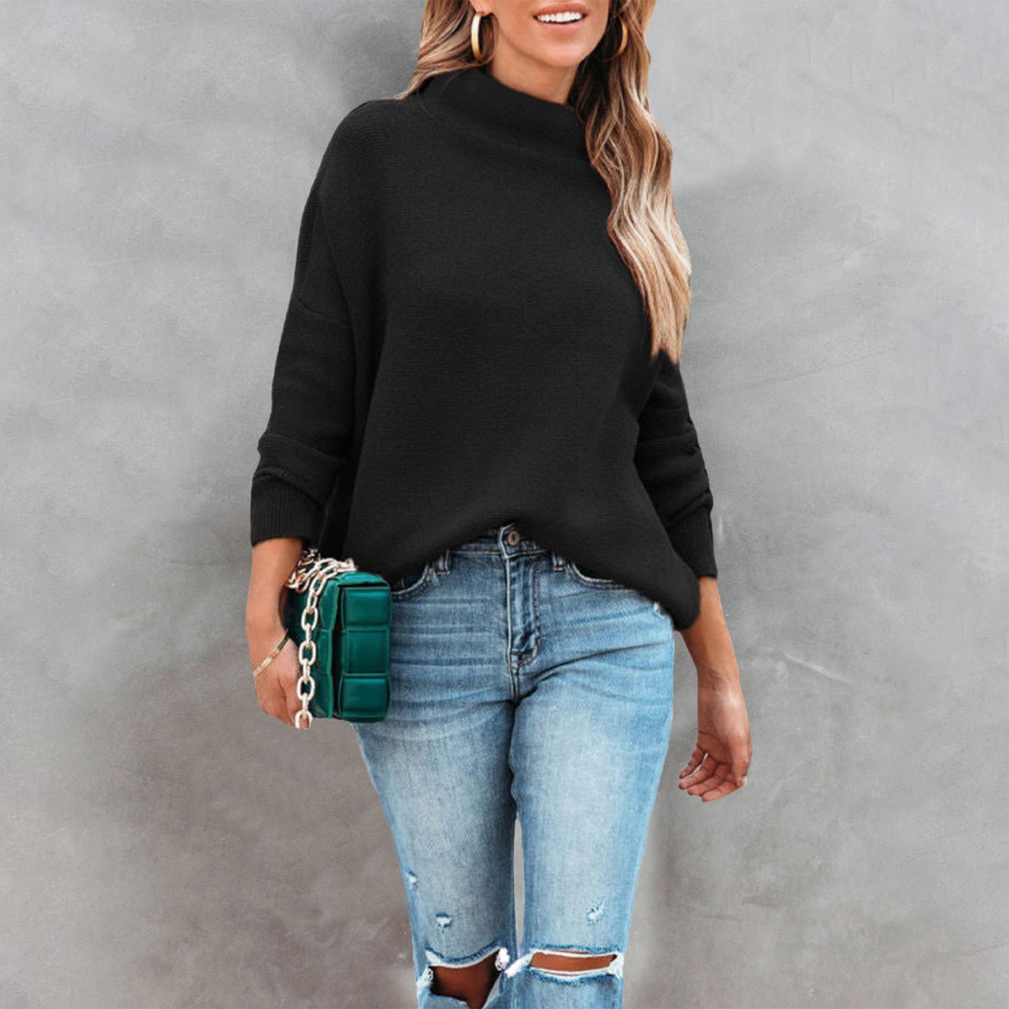 Pull Femme Oversize à Col Dégagé – Confort Doux & Style Chic